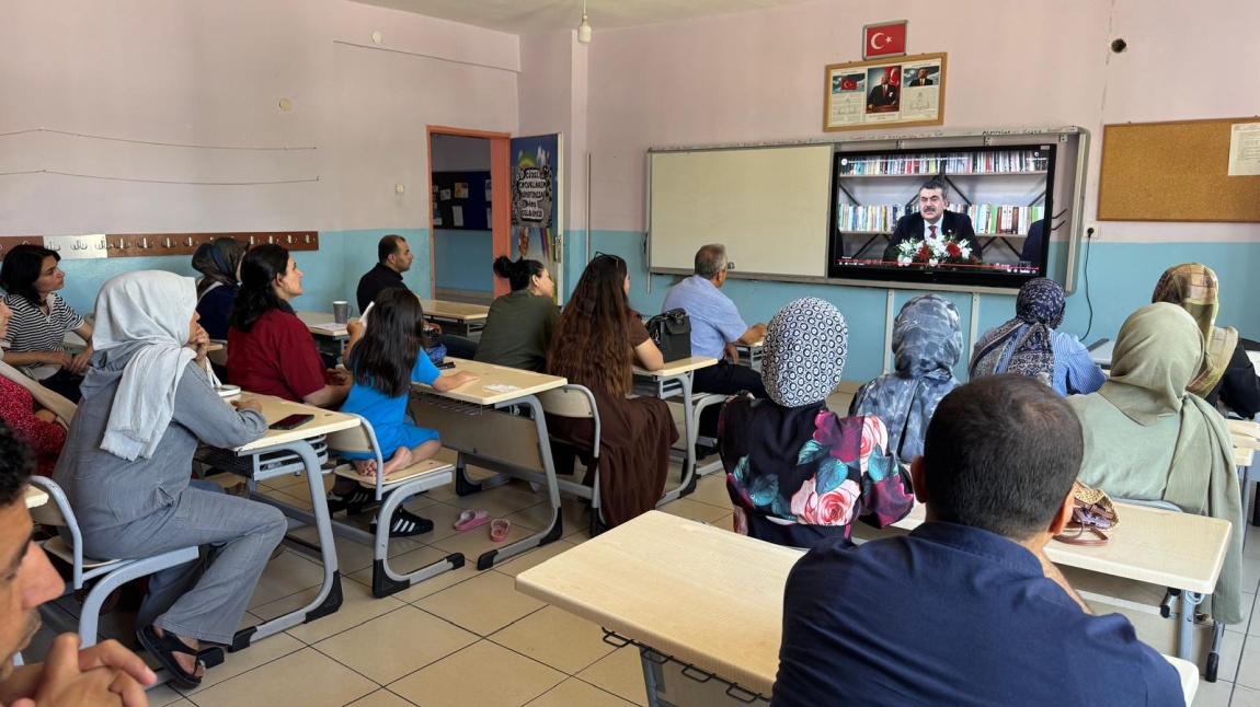 2024-2025 Eğitim Öğretim Yılı Haziran Dönemi Mesleki Çalışma Programı Millî Eğitim Bakanımız Sayın Yusuf Tekin'in Açılış Konuşmasıyla Başladı